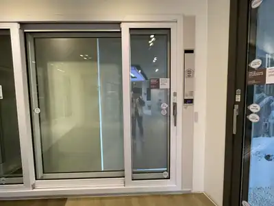 매일 여닫는 부분이라 부속의 상태가 오래 남습니다